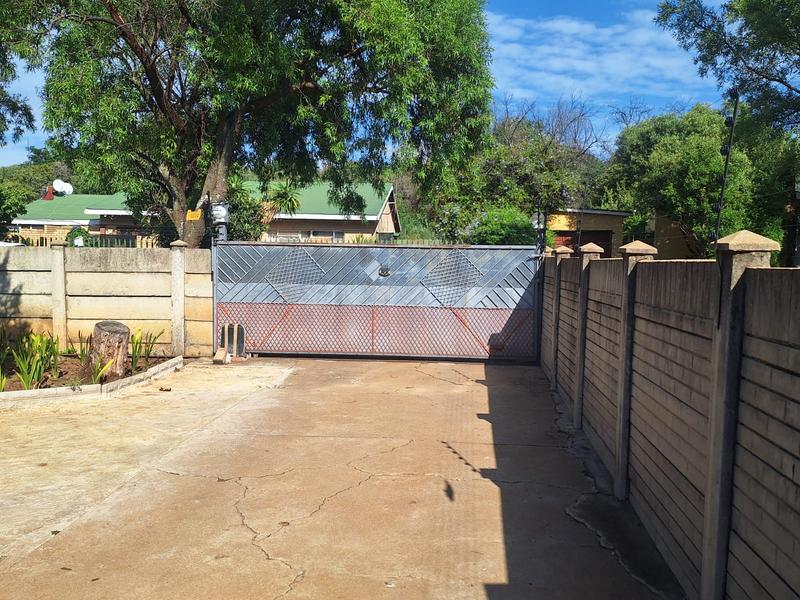 4 Bedroom Property for Sale in Roosheuwel North West